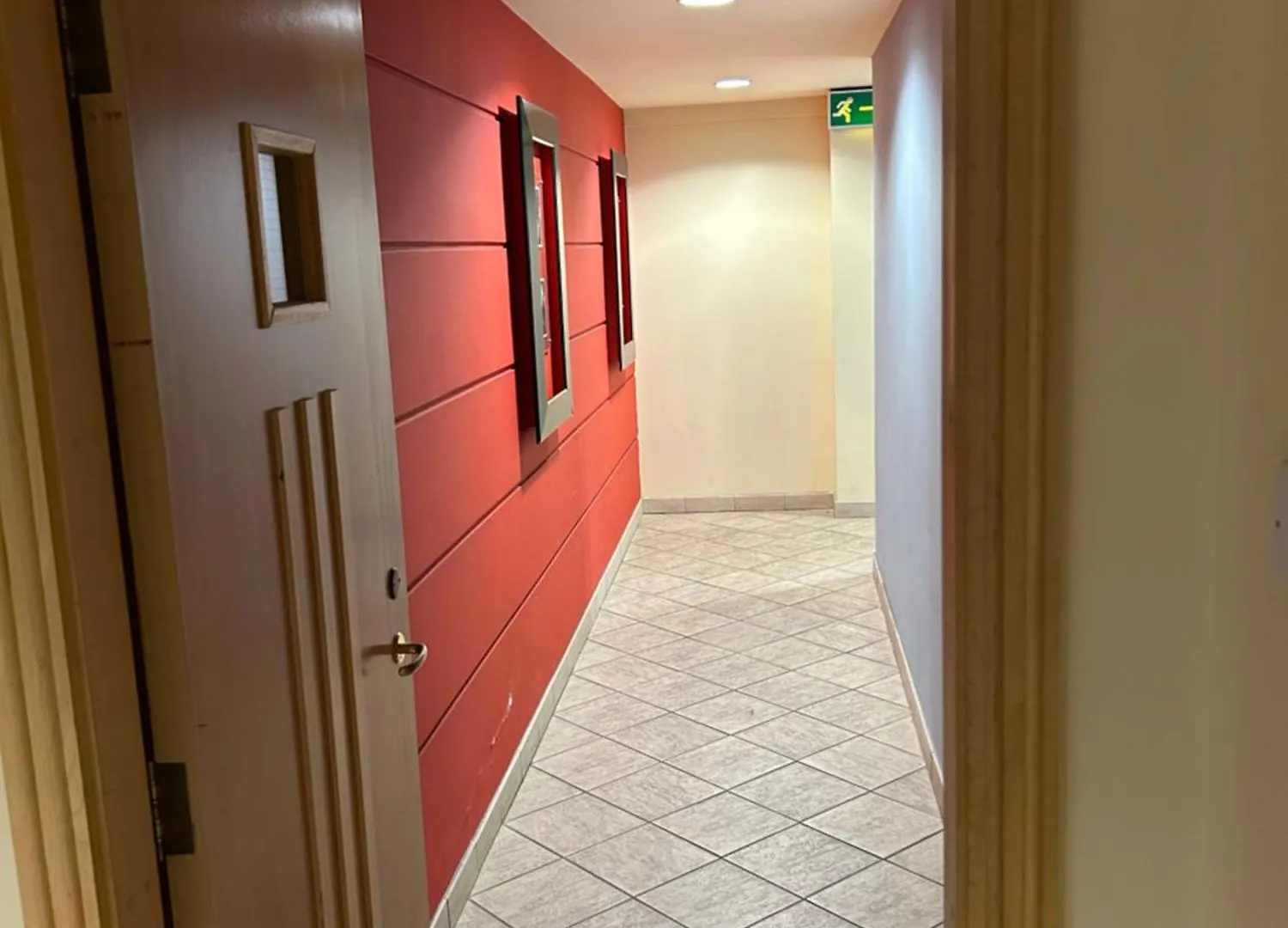 Large 2 Bed 2 Bathroom City Center Apartment With Free Underground Parking Belfast Royaume-Uni