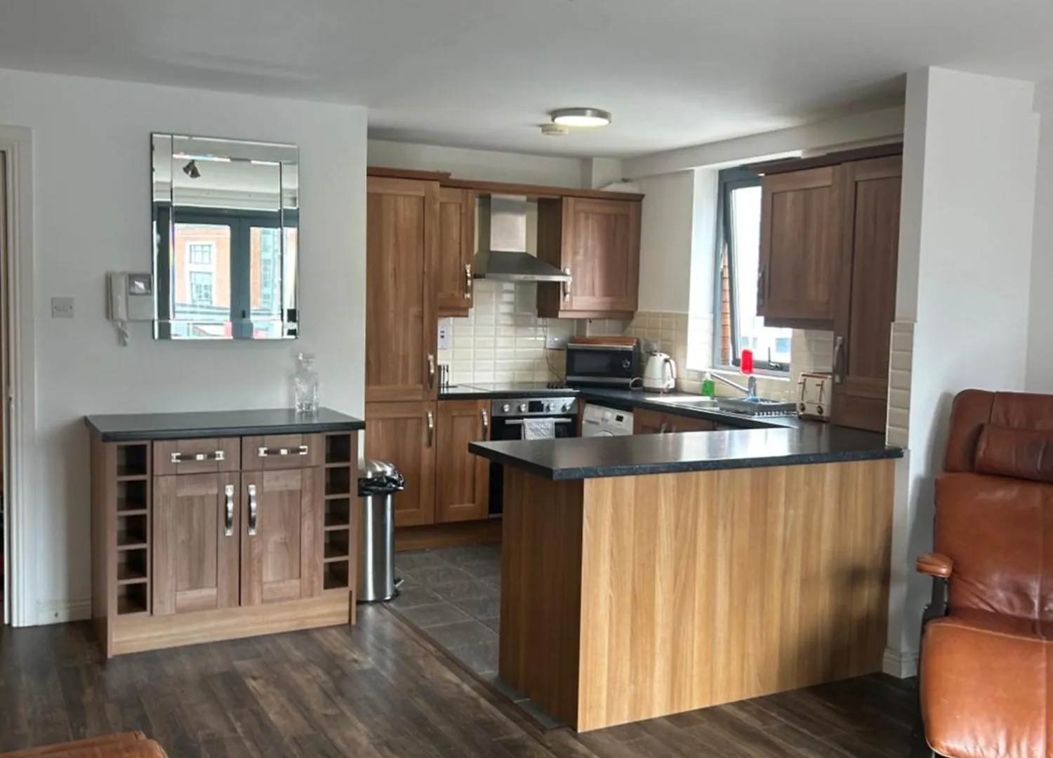 Large 2 Bed 2 Bathroom City Center Apartment With Free Underground Parking Belfast