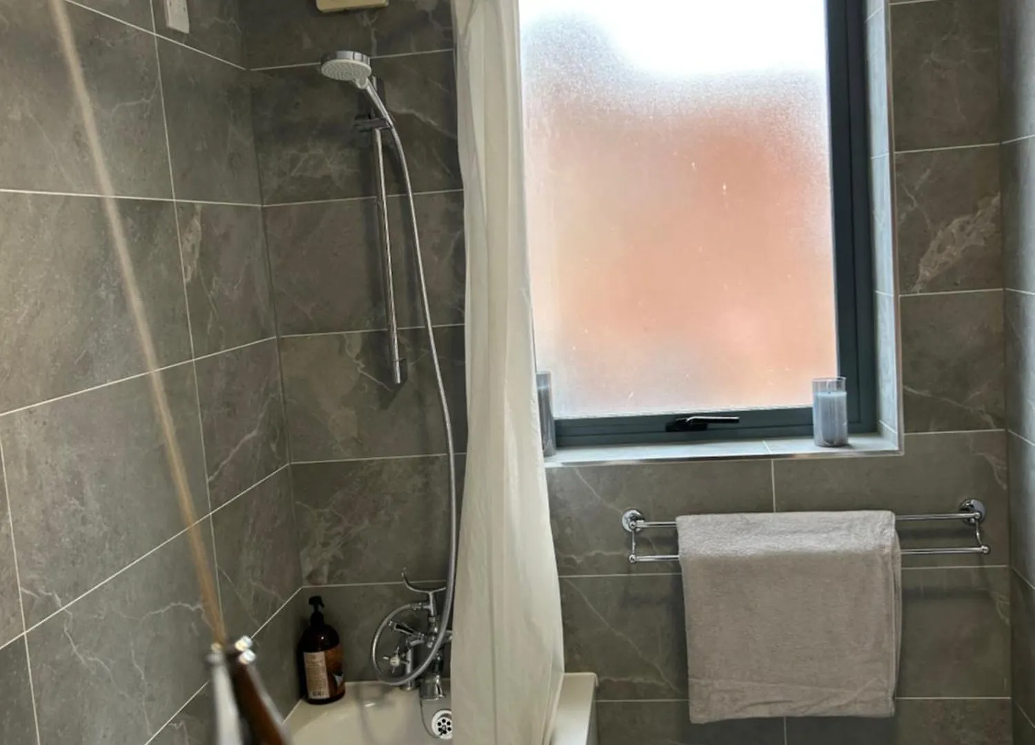 Large 2 Bed 2 Bathroom City Center Apartment With Free Underground Parking Belfast