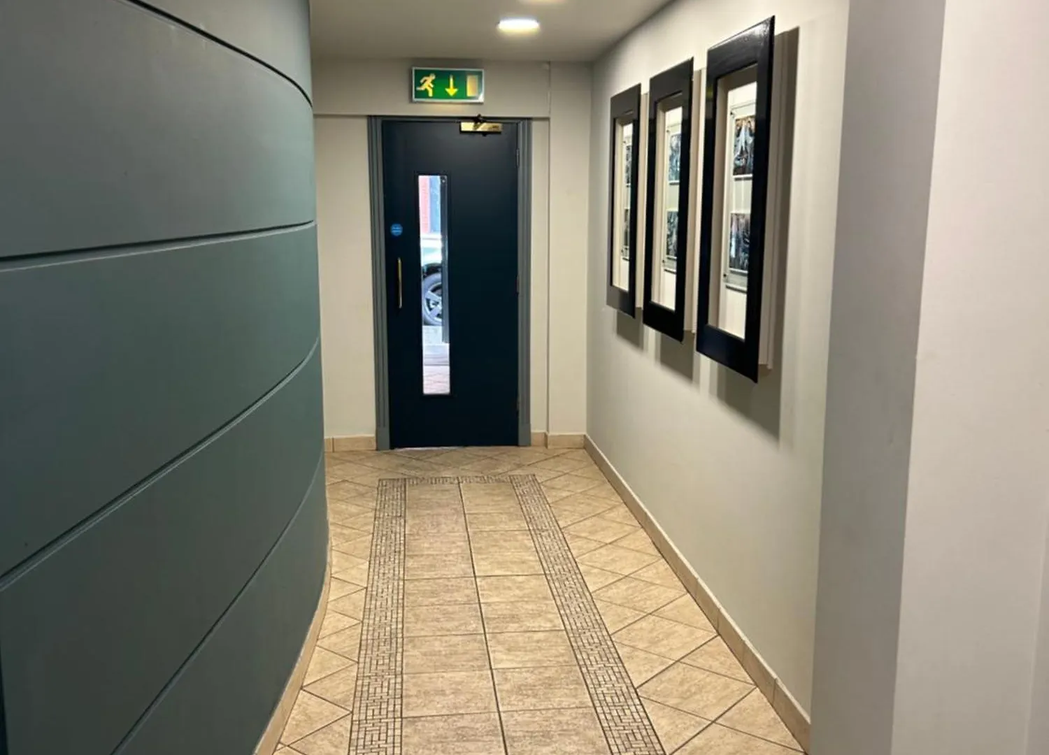 Large 2 Bed 2 Bathroom City Center Apartment With Free Underground Parking Belfast