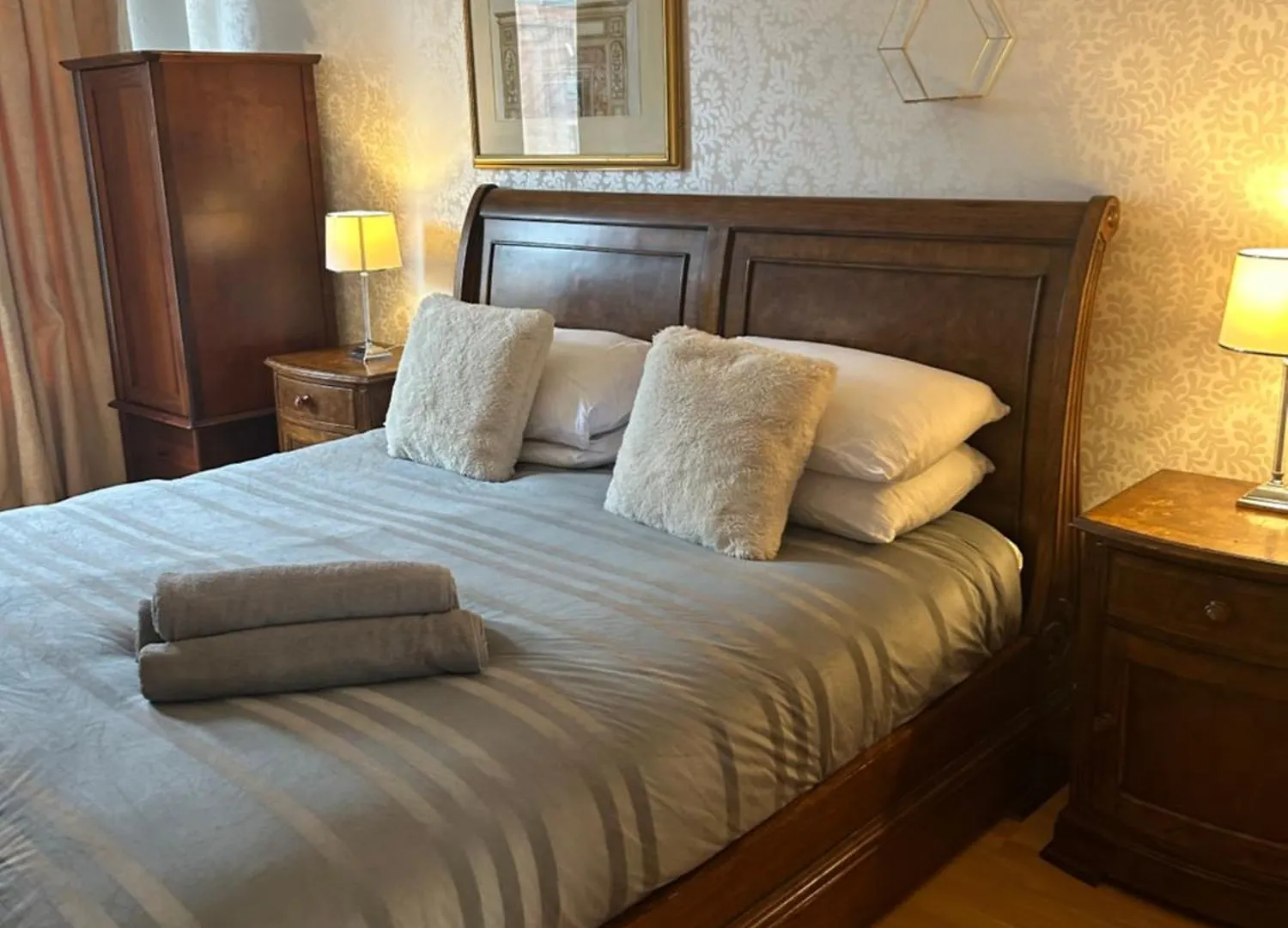 Large 2 Bed 2 Bathroom City Center Apartment With Free Underground Parking Belfast Wielka Brytania